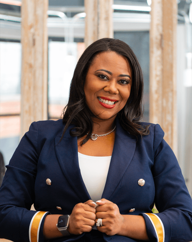 Shara Hutchinson Pic.png